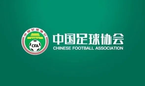 在丈夫面前弄湿腹股沟的妻子